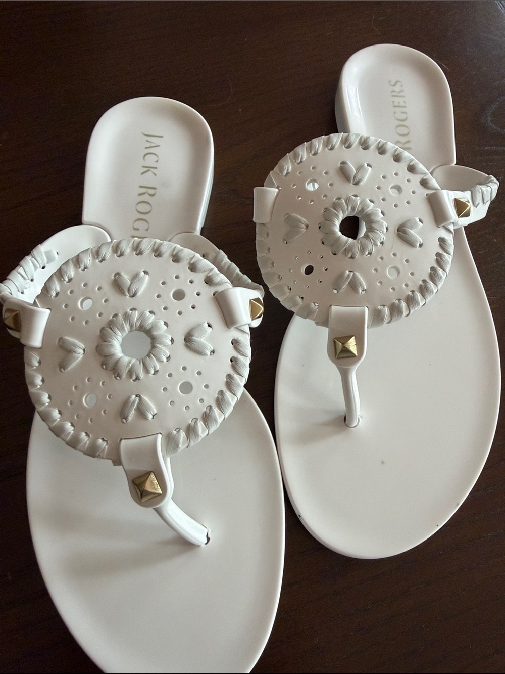 Jack Rogers White Leather Circle Medallion Thong Sandals - Picture 5 of 5